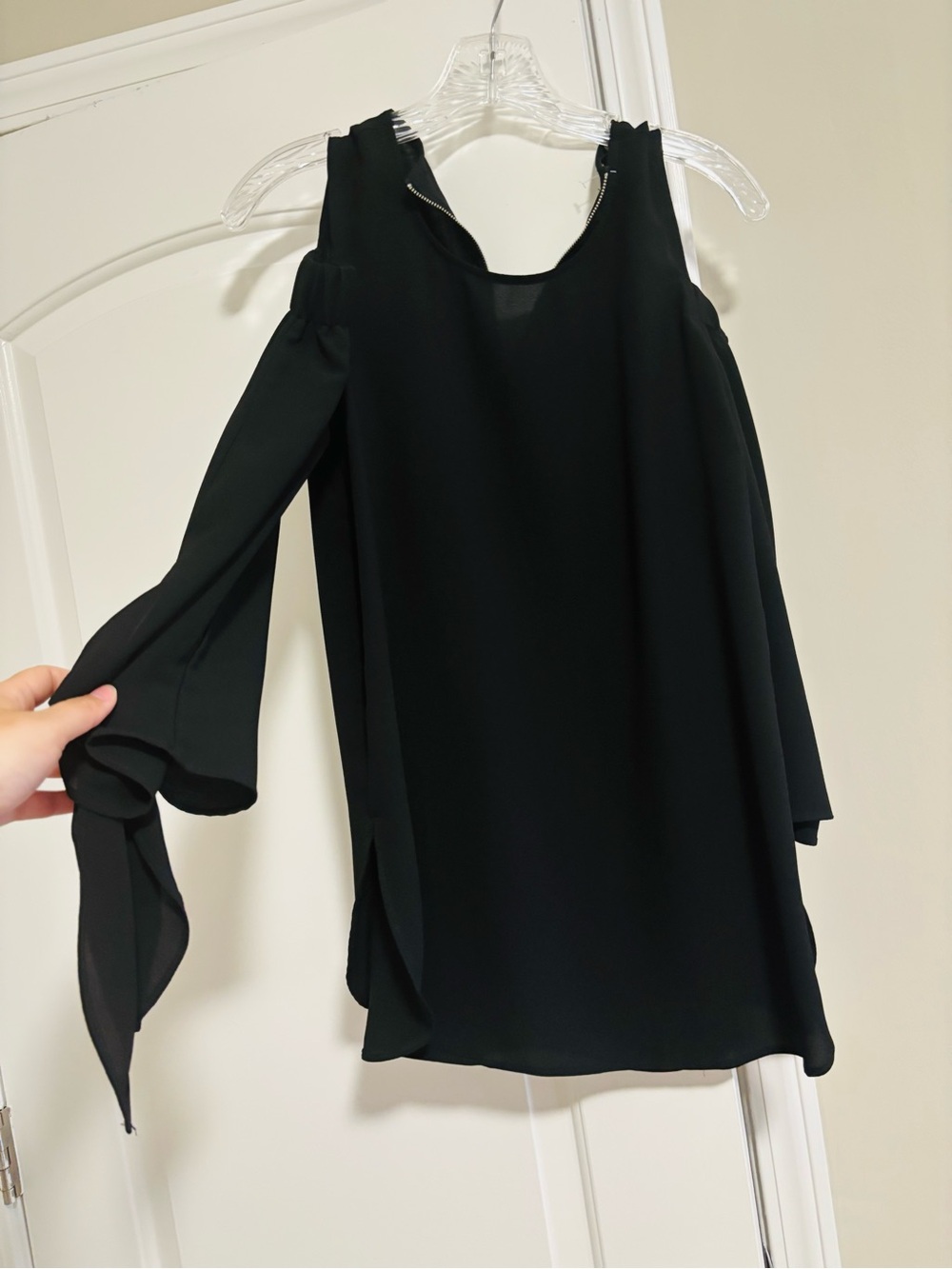 GIBSON, Black Flowy Blouse, Size Medium